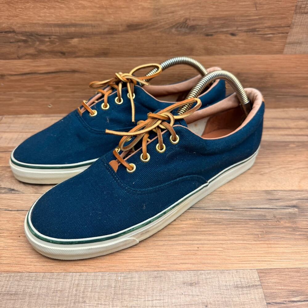 G.H. Bass Mens Size 10 Navy Canvas Boat Sneakers Leather Laces Brass Eyelets